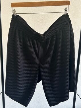 H&M Pleated Homme Plisse Style Shorts XL